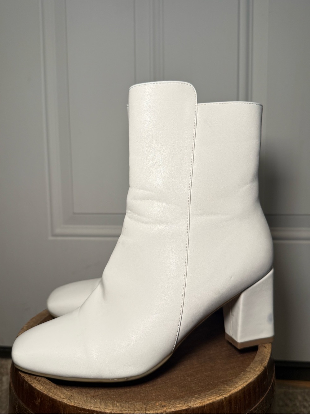 IDIFU White Block Heel Ankle Boots